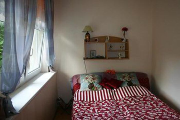 Room 8 of 18