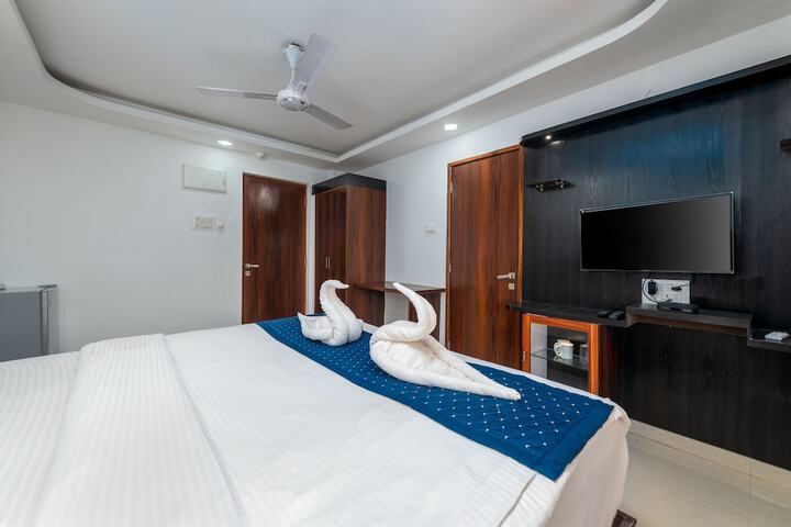 Room 2 of 20