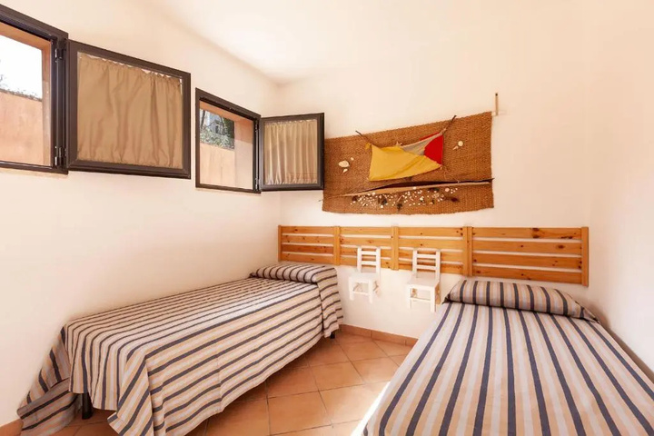 Room 5 of 15
