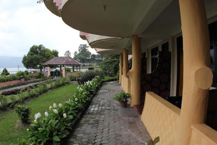Darma Agung Beach Hotel Parapat