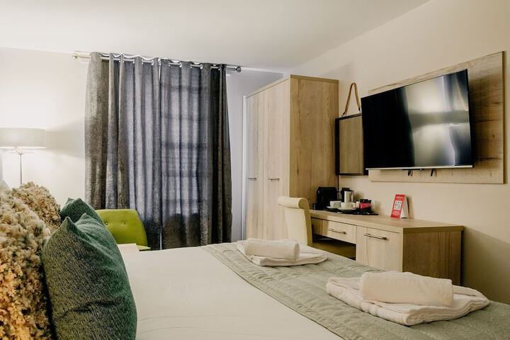 Room 71 of 164