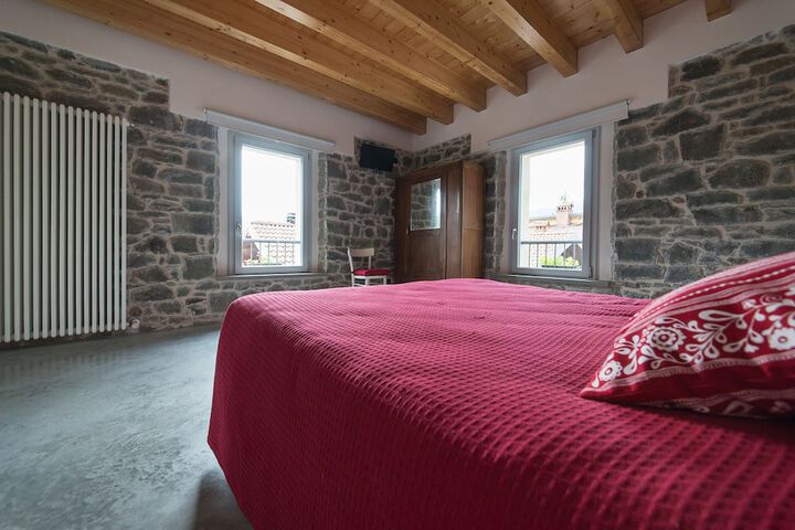 Room 2 of 16