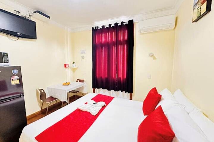 Room 8 of 14