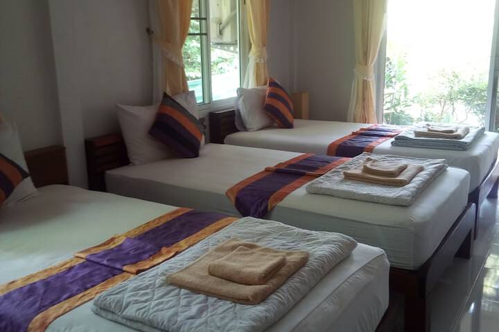 Room 12 of 50