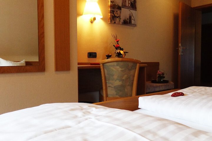 Room 7 of 43