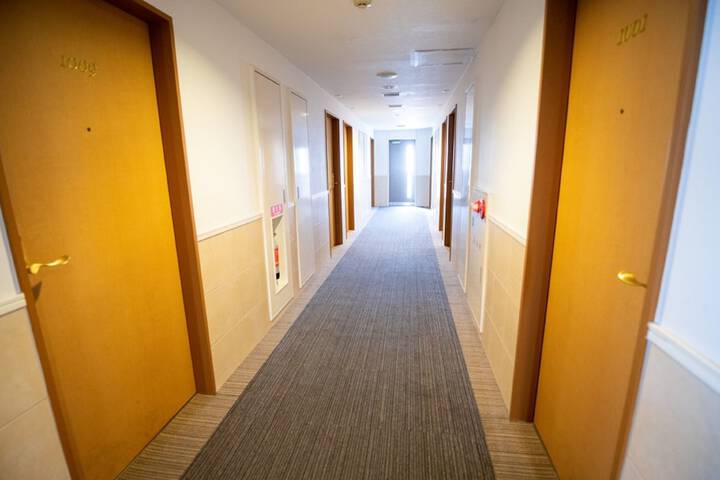 Ballroom/Hall 43 of 45