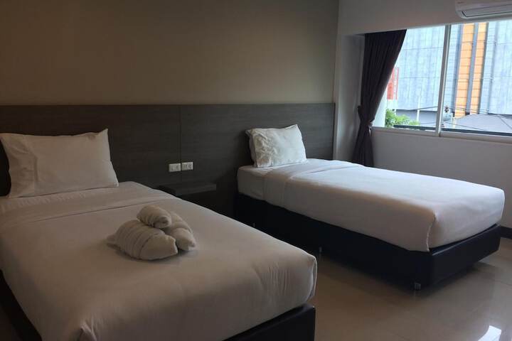 Room 11 of 34