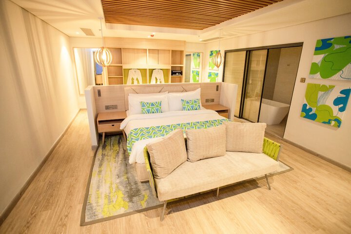 Room 16 of 46