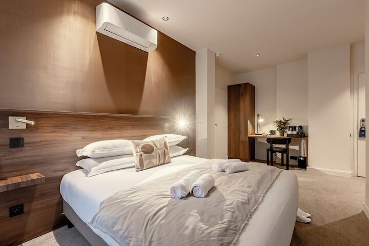 Room 44 of 65