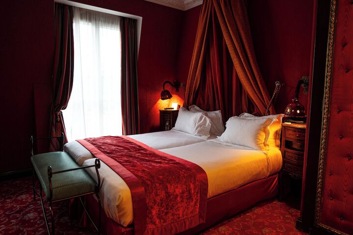 Room 27 of 53