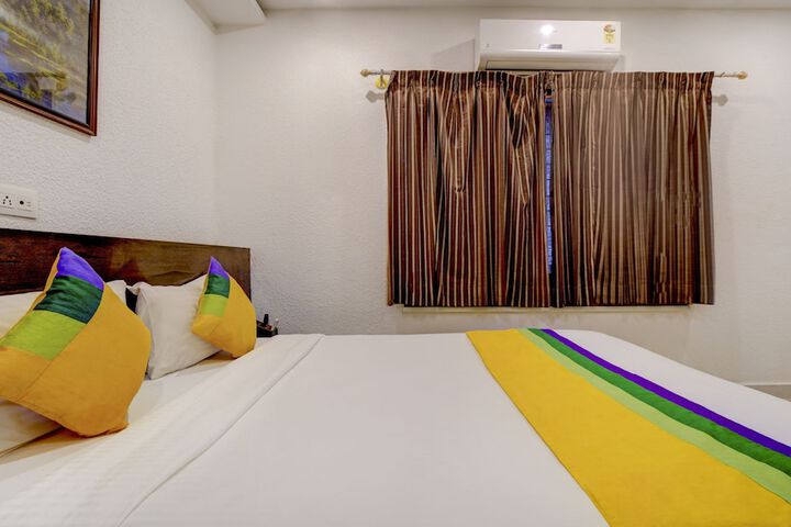 Room 11 of 27
