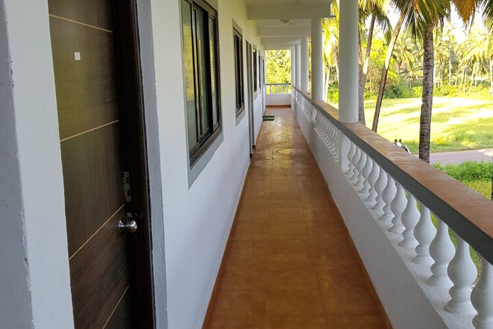 Ballroom/Hall 8 of 8
