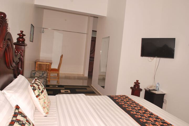 Room 15 of 182