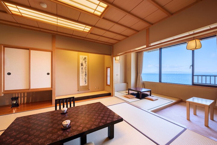 Room 6 of 45