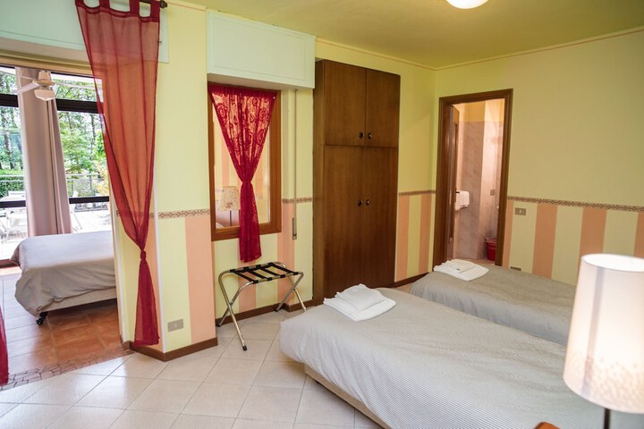 Room 8 of 41