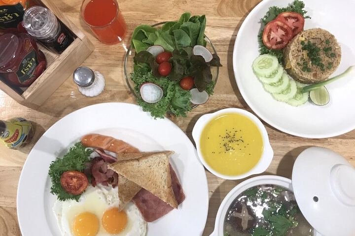 Breakfast/Coffee Service 52 of 60