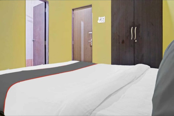 Room 11 of 21