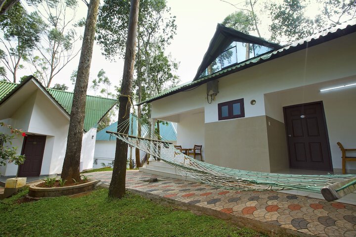 Hotel Exterior 43 of 69