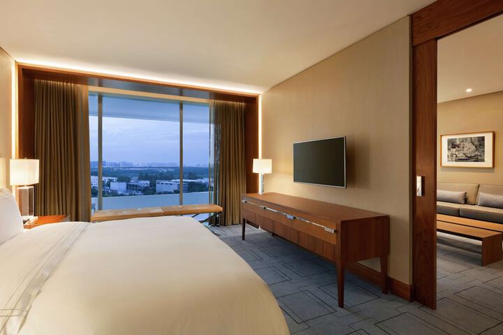 Room 16 of 105