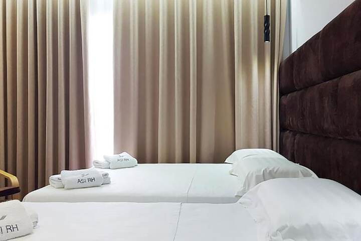 Room 25 of 86
