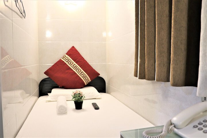 Room 12 of 39