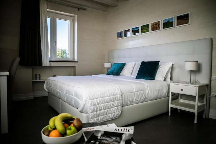Room 9 of 35