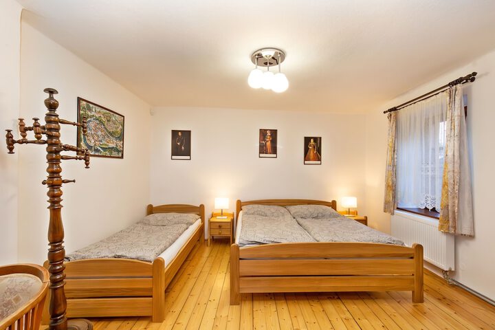 Room 8 of 38