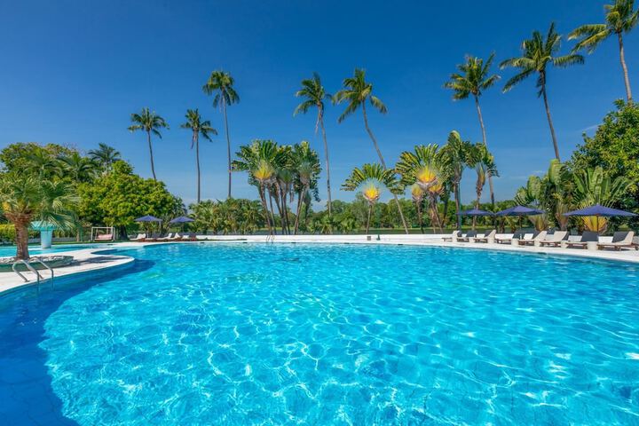 Pools & Facilities