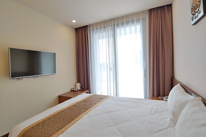 Room 33 of 58