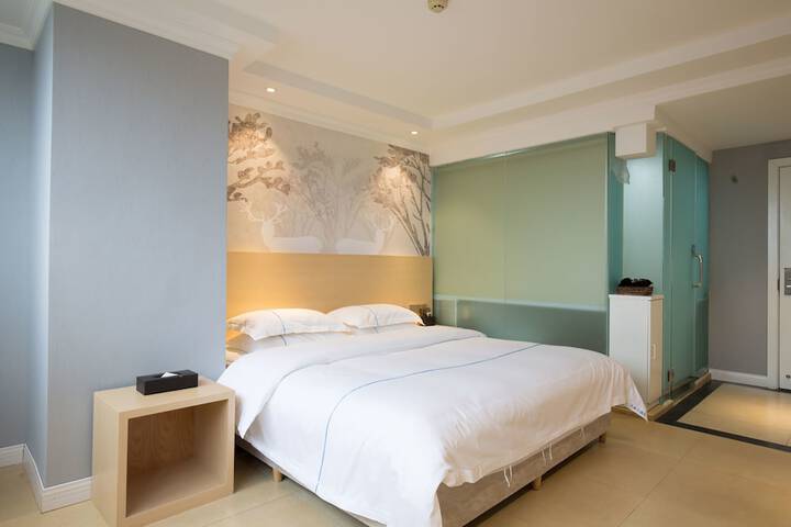 Room 3 of 33