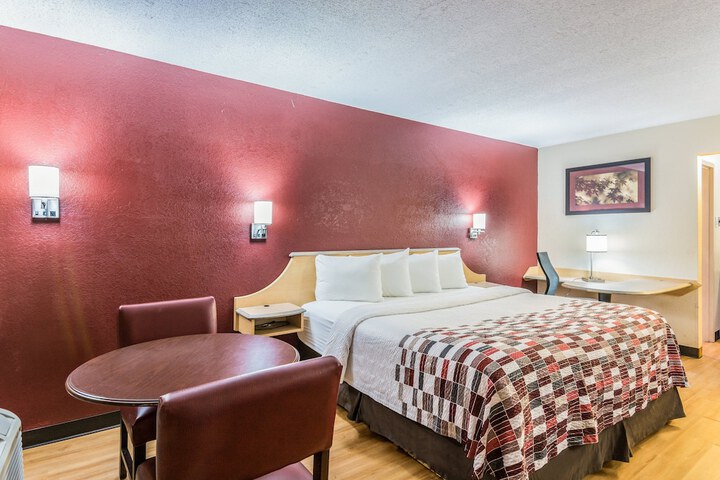 Superior King Bed (4 of 6)