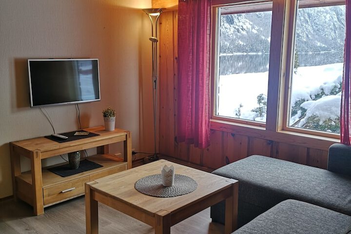 Room 4 of 35