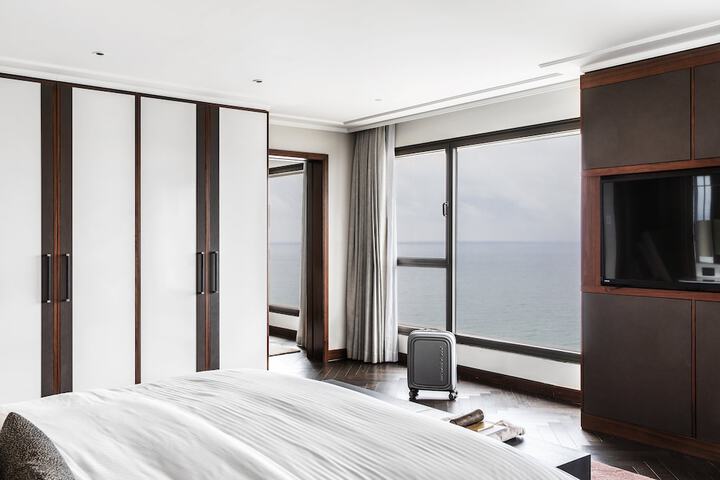 Room 40 of 168