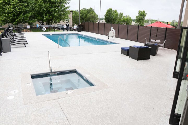 Pool 32 of 63