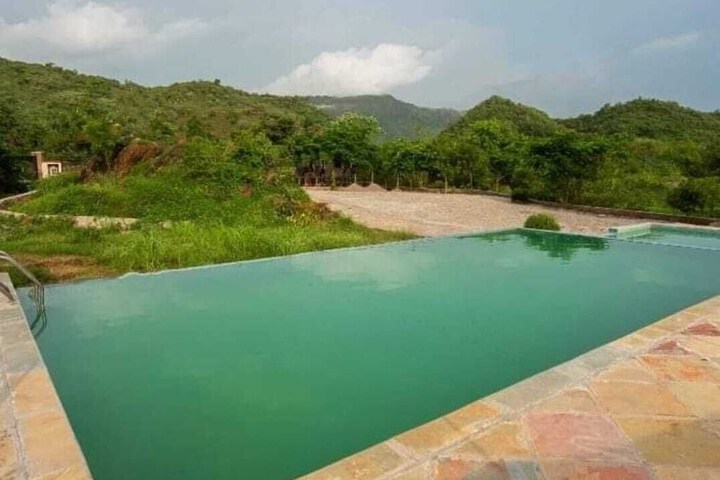 Pool 5 of 8