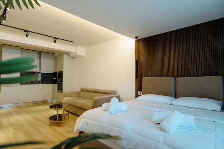Room 16 of 50