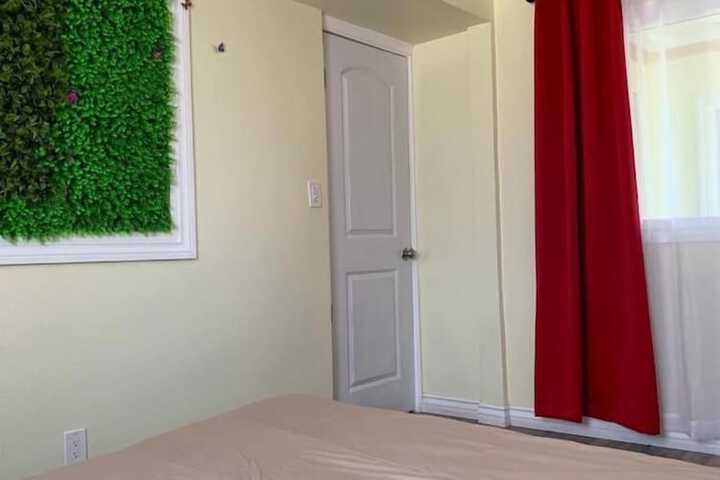Room 17 of 38