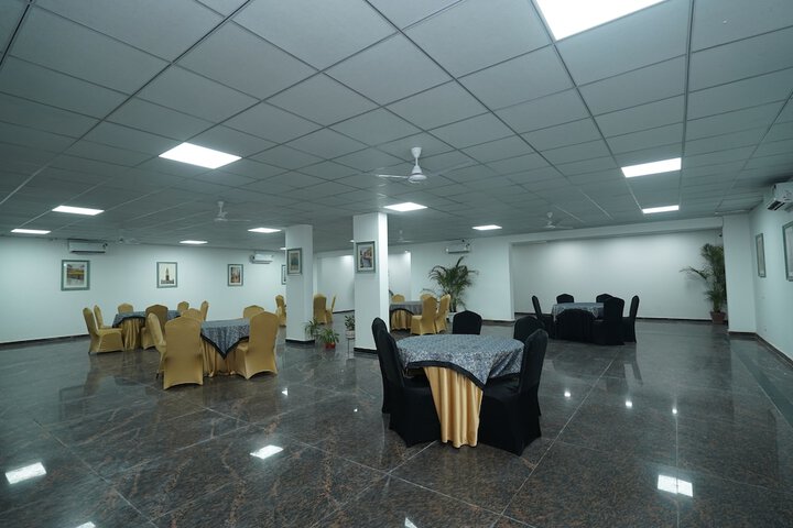 Ballroom/Hall 46 of 73