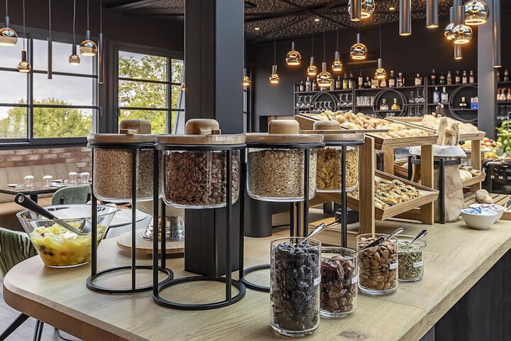 Breakfast/Coffee Service 27 of 43