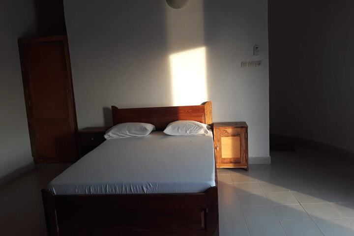 Room 18 of 90