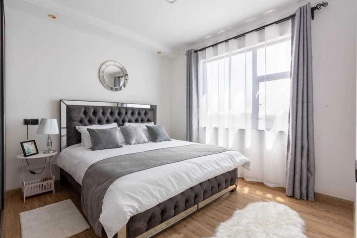 Room 4 of 28