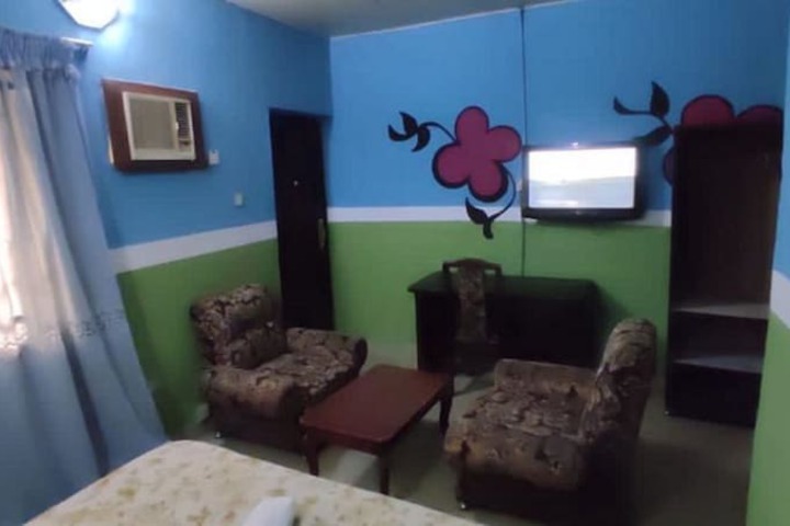 Room 4 of 11