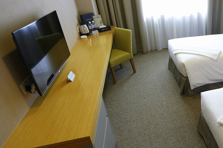 Room 2 of 42