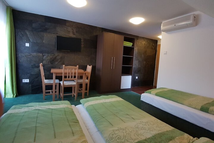 Room 4 of 29