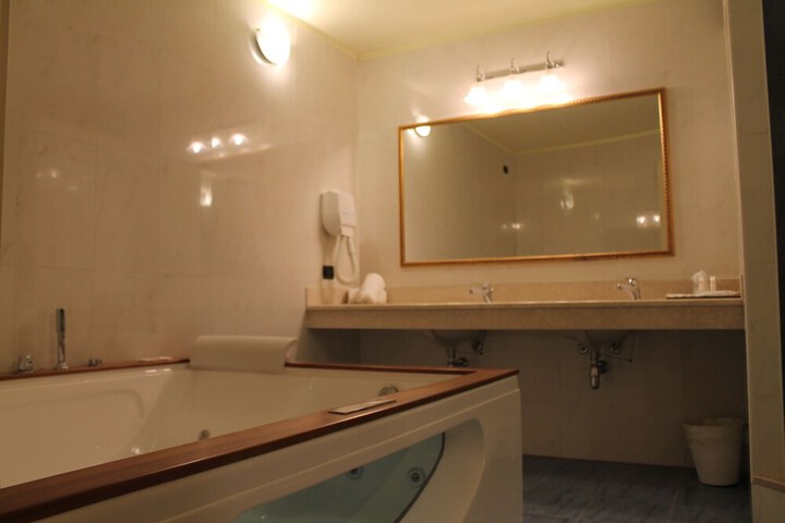 Room 32 of 110