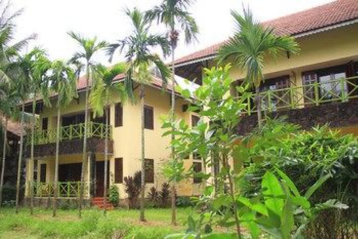 Hotel Exterior 18 of 37