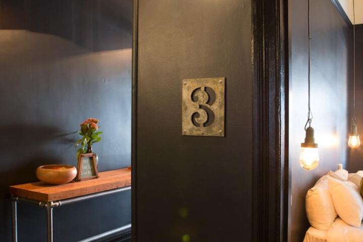 Room 14 of 37