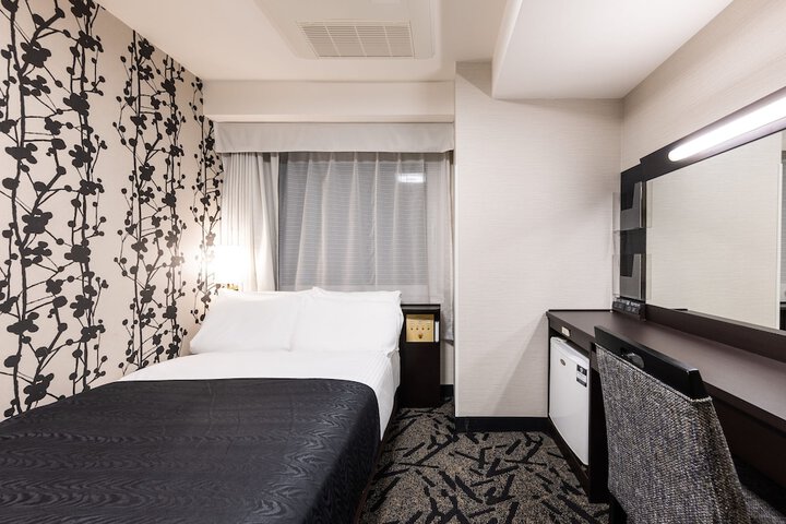 Room 8 of 91