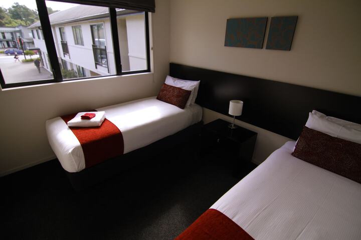 Room 9 of 34
