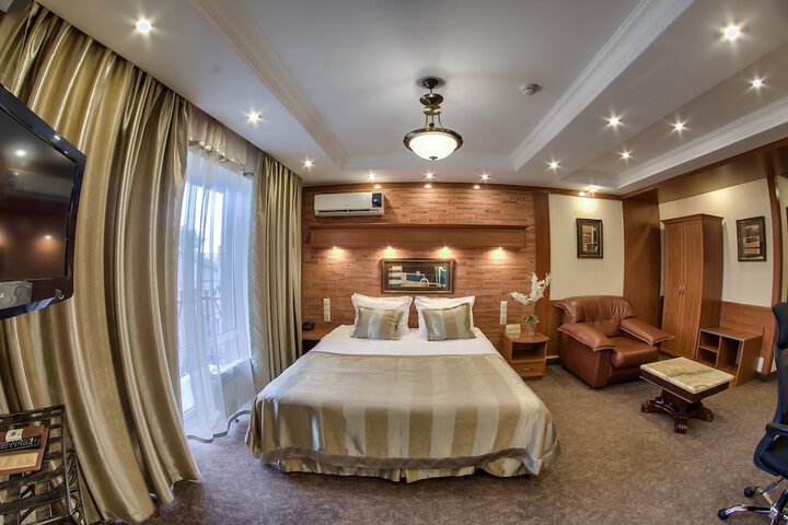 Room 33 of 112